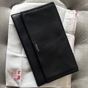 NWT-Coach Black Pebbled Leather Clutch with dust bags